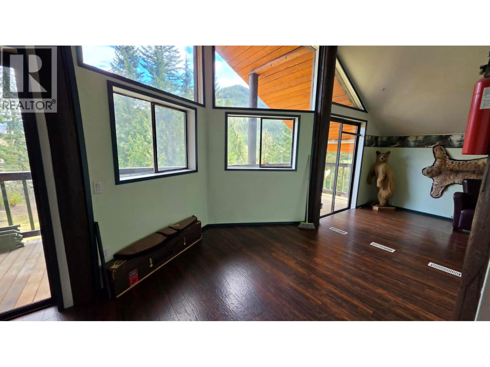 829 Bobbie Burns Road, Lumby, British Columbia  V0E 2G4 - Photo 22 - 10386023