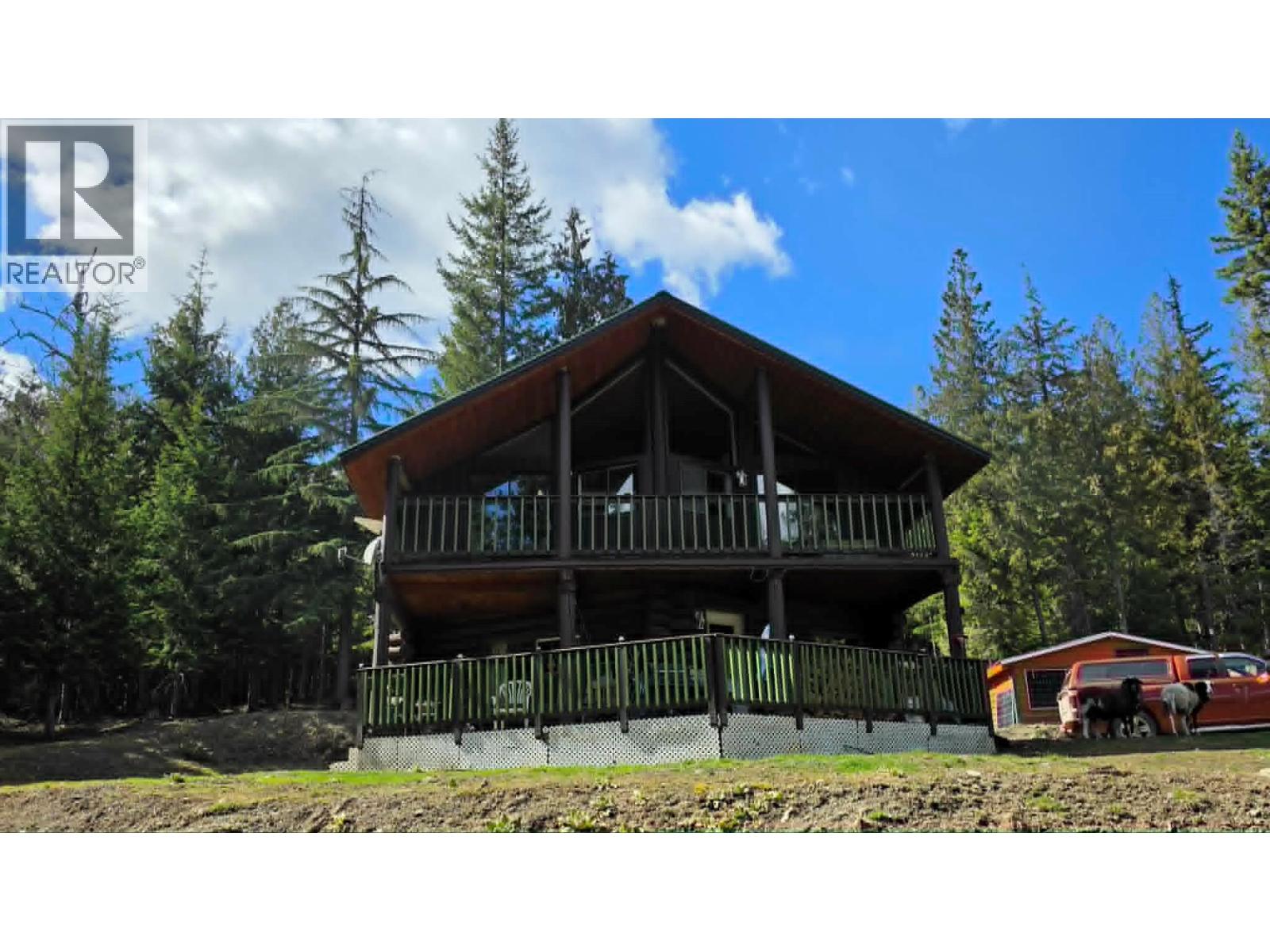 829 Bobbie Burns Road, Lumby, British Columbia  V0E 2G4 - Photo 3 - 10386023