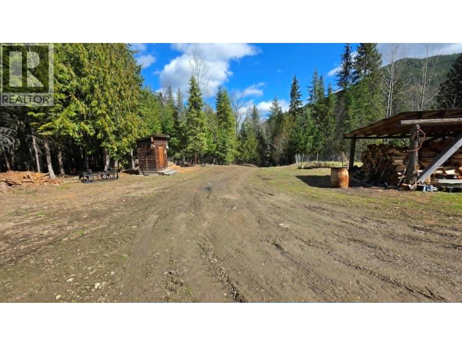 829 Bobbie Burns Road, Lumby, British Columbia  V0E 2G4 - Photo 33 - 10386023