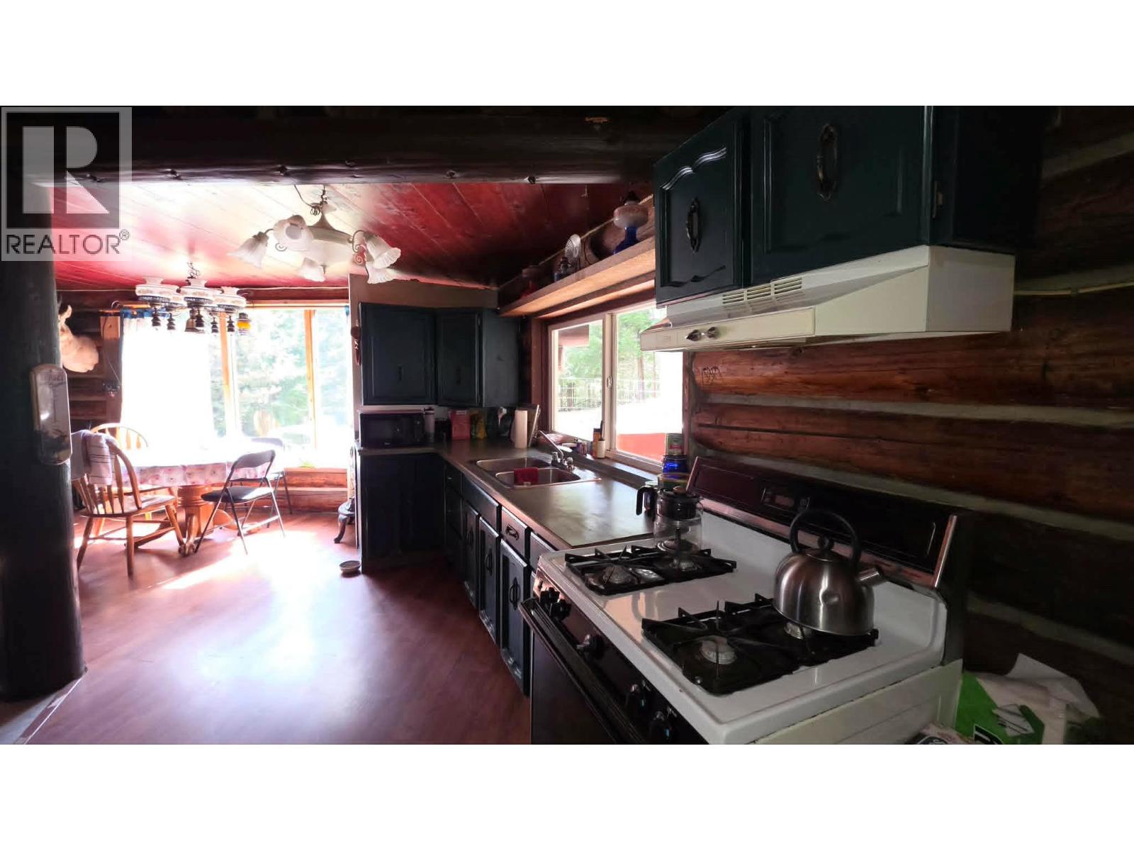 829 Bobbie Burns Road, Lumby, British Columbia  V0E 2G4 - Photo 4 - 10386023