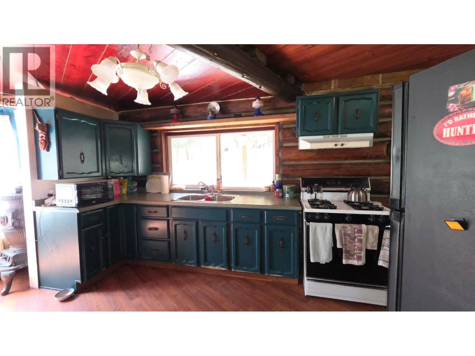 829 Bobbie Burns Road, Lumby, British Columbia  V0E 2G4 - Photo 5 - 10386023