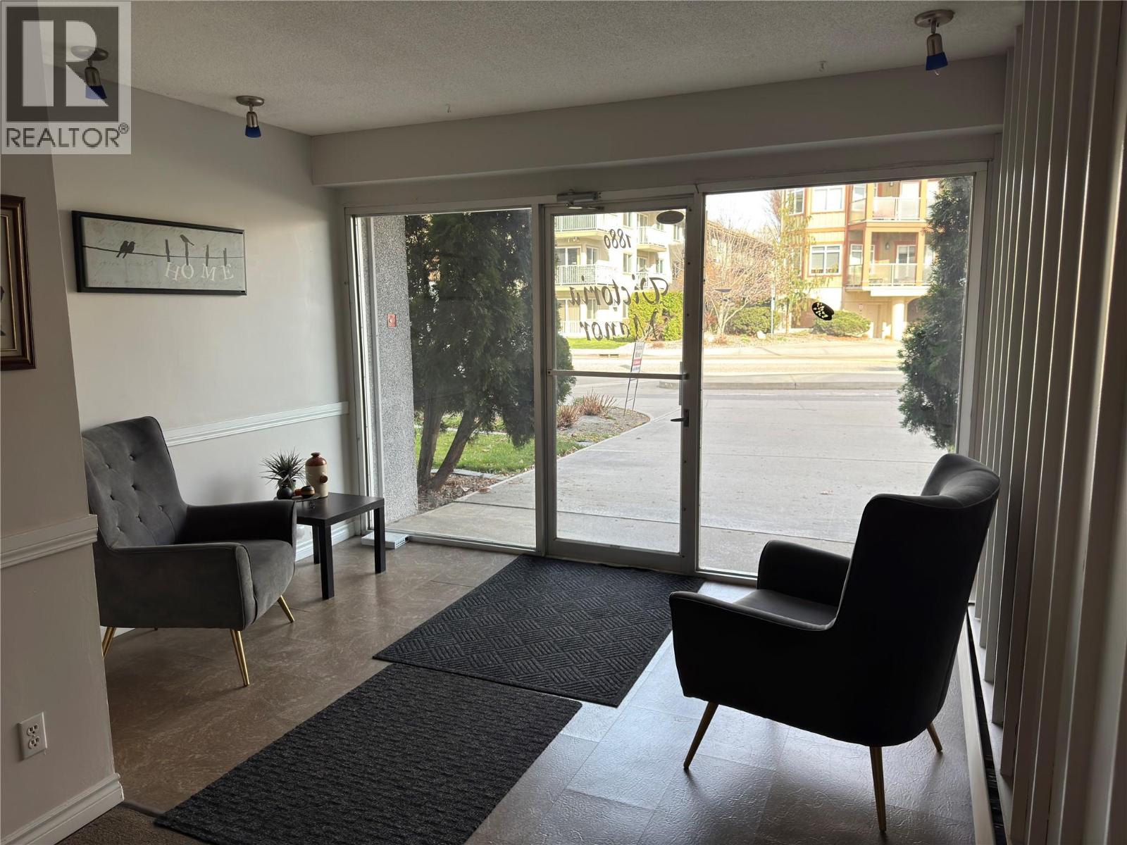 1880 Pandosy Street, Kelowna, British Columbia  V1Y 1R4 - Photo 11 - 10386324