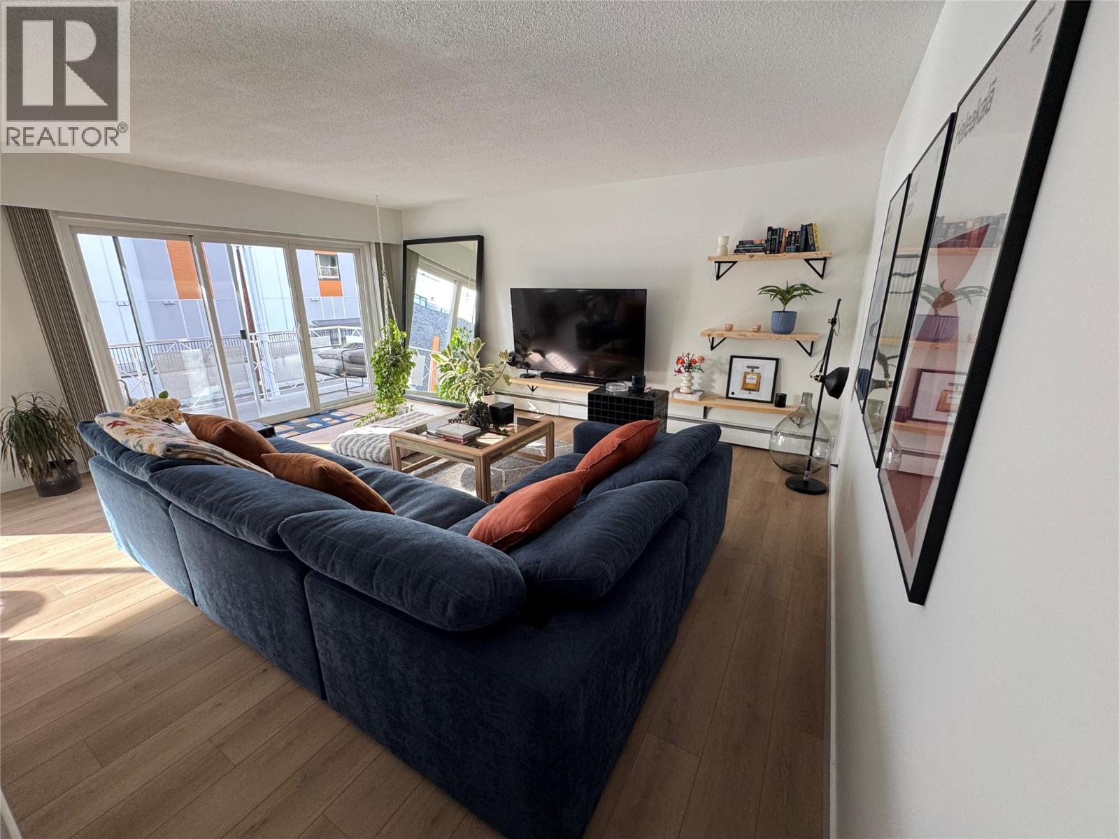 1880 Pandosy Street, Kelowna, British Columbia  V1Y 1R4 - Photo 14 - 10386324