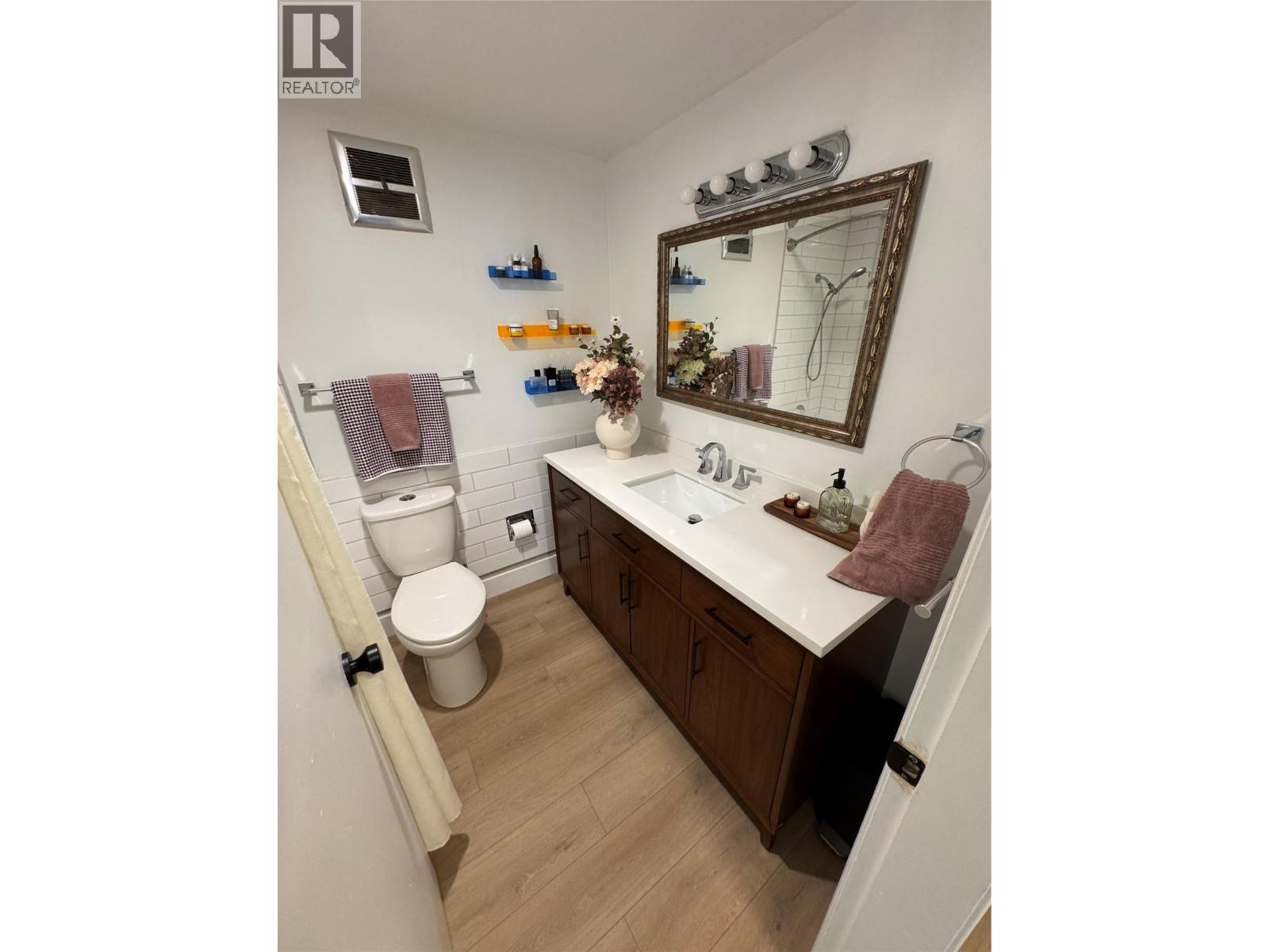 1880 Pandosy Street, Kelowna, British Columbia  V1Y 1R4 - Photo 17 - 10386324