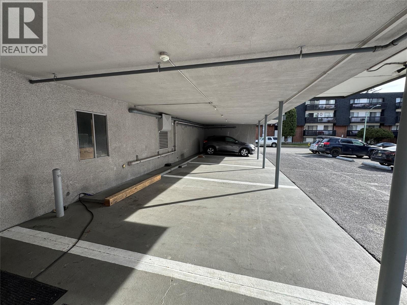 1880 Pandosy Street, Kelowna, British Columbia  V1Y 1R4 - Photo 6 - 10386324