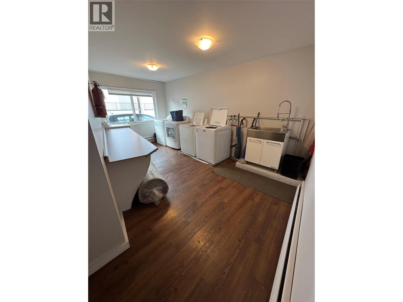 1880 Pandosy Street, Kelowna, British Columbia  V1Y 1R4 - Photo 9 - 10386324