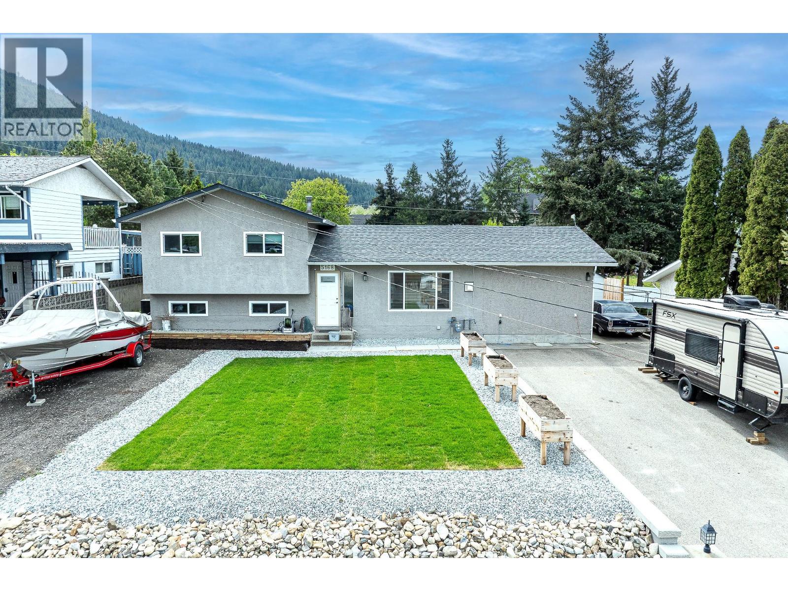 5168 Haynes Road, Vernon, British Columbia  V1B 3J6 - Photo 2 - 10386211
