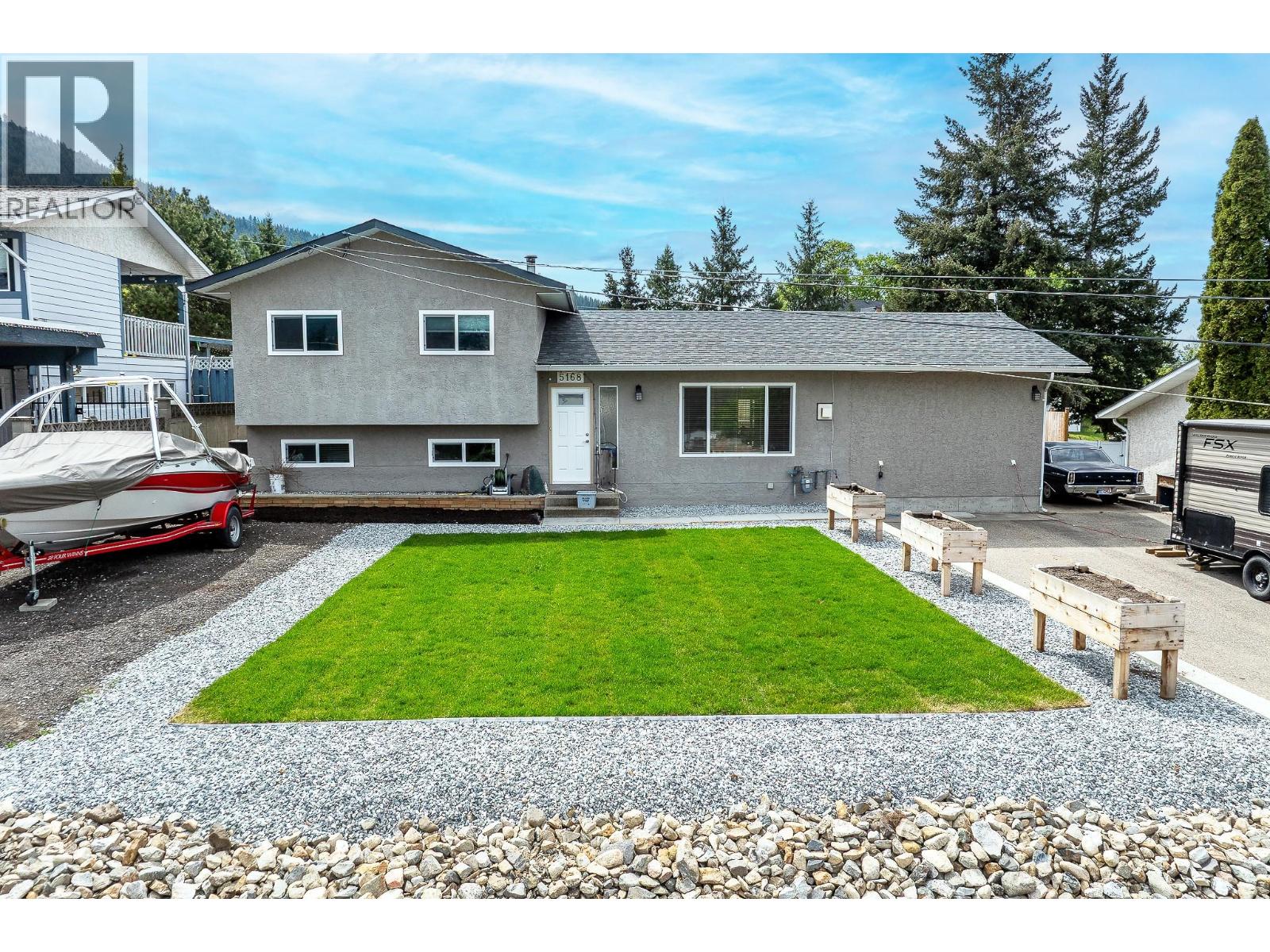 5168 Haynes Road, Vernon, British Columbia  V1B 3J6 - Photo 3 - 10386211
