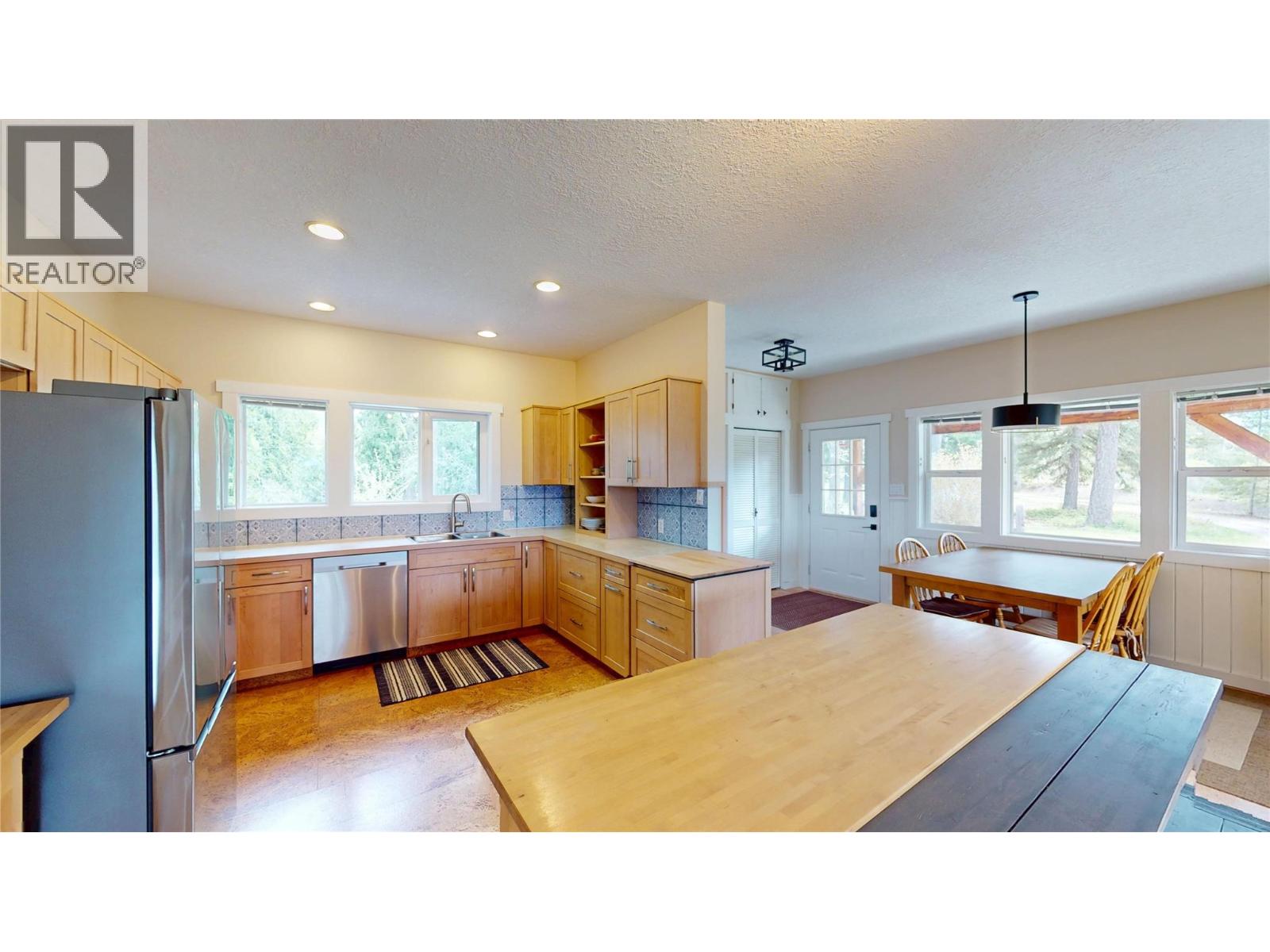 4039 Zapp Road, Canyon, British Columbia  V0B 1C1 - Photo 11 - 10384095