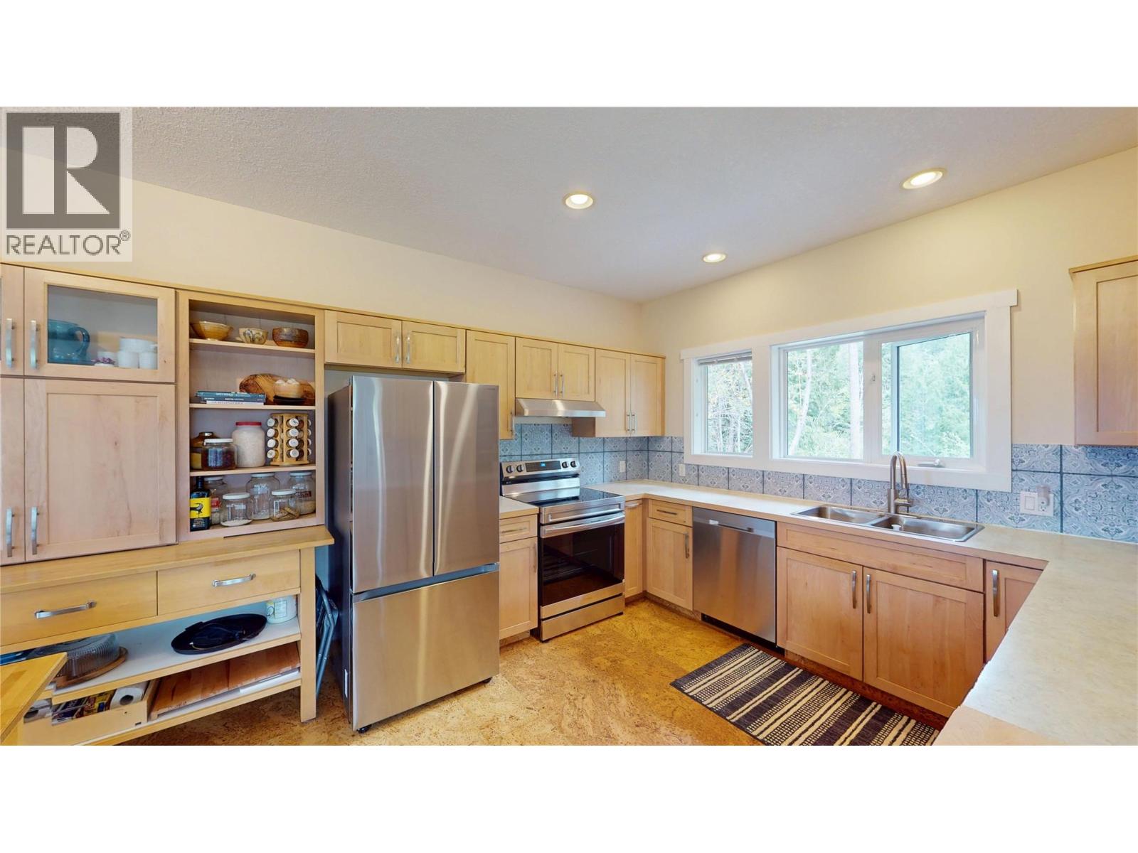 4039 Zapp Road, Canyon, British Columbia  V0B 1C1 - Photo 12 - 10384095