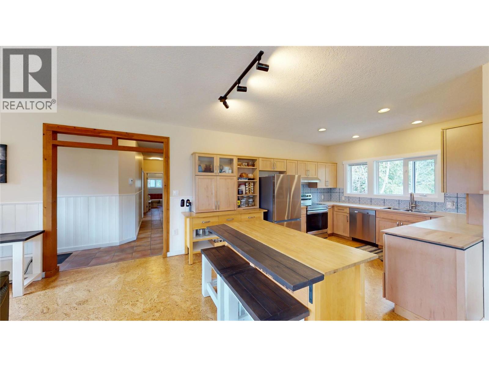 4039 Zapp Road, Canyon, British Columbia  V0B 1C1 - Photo 13 - 10384095