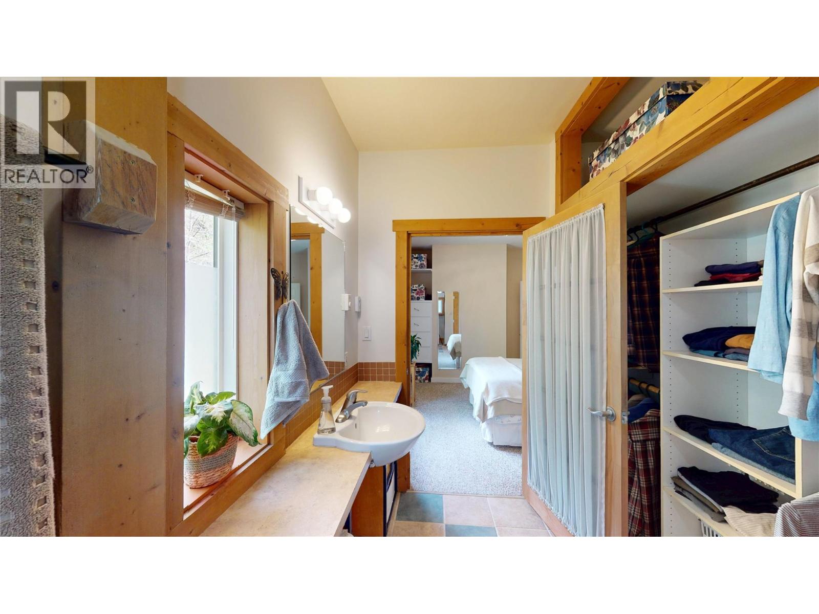 4039 Zapp Road, Canyon, British Columbia  V0B 1C1 - Photo 19 - 10384095
