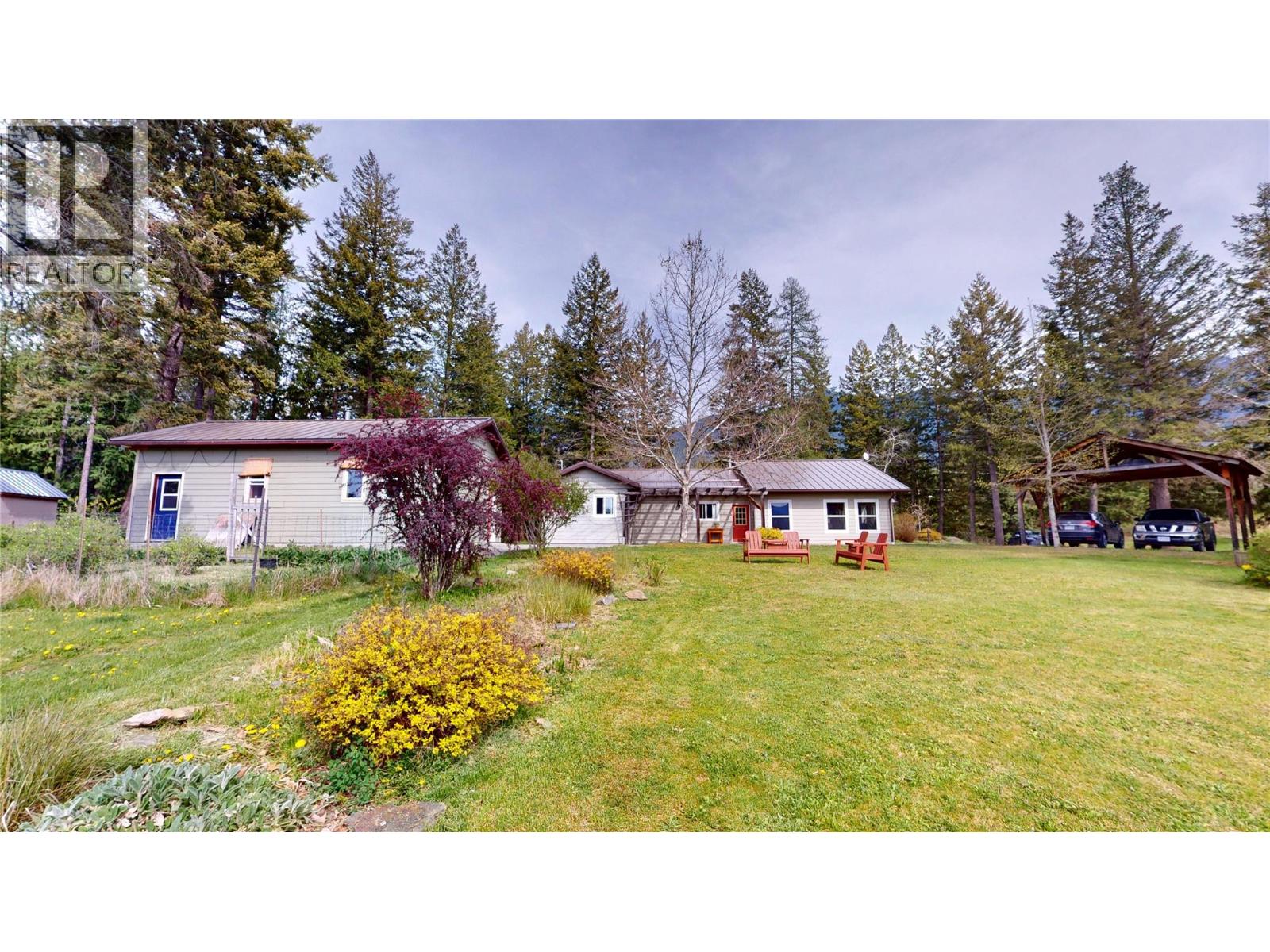 4039 Zapp Road, Canyon, British Columbia  V0B 1C1 - Photo 3 - 10384095