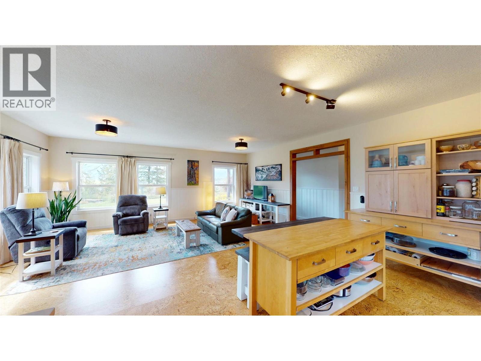 4039 Zapp Road, Canyon, British Columbia  V0B 1C1 - Photo 6 - 10384095