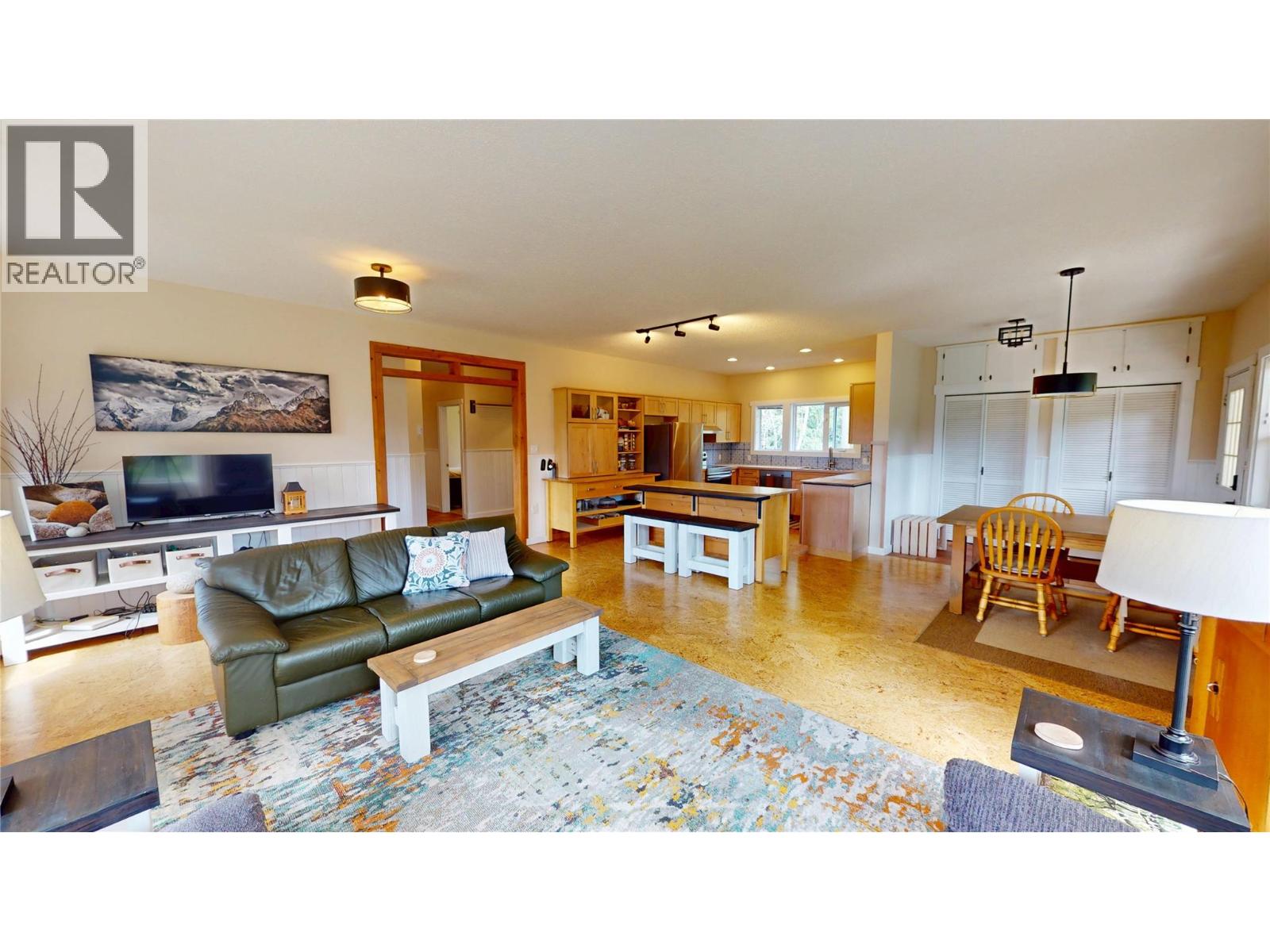 4039 Zapp Road, Canyon, British Columbia  V0B 1C1 - Photo 8 - 10384095