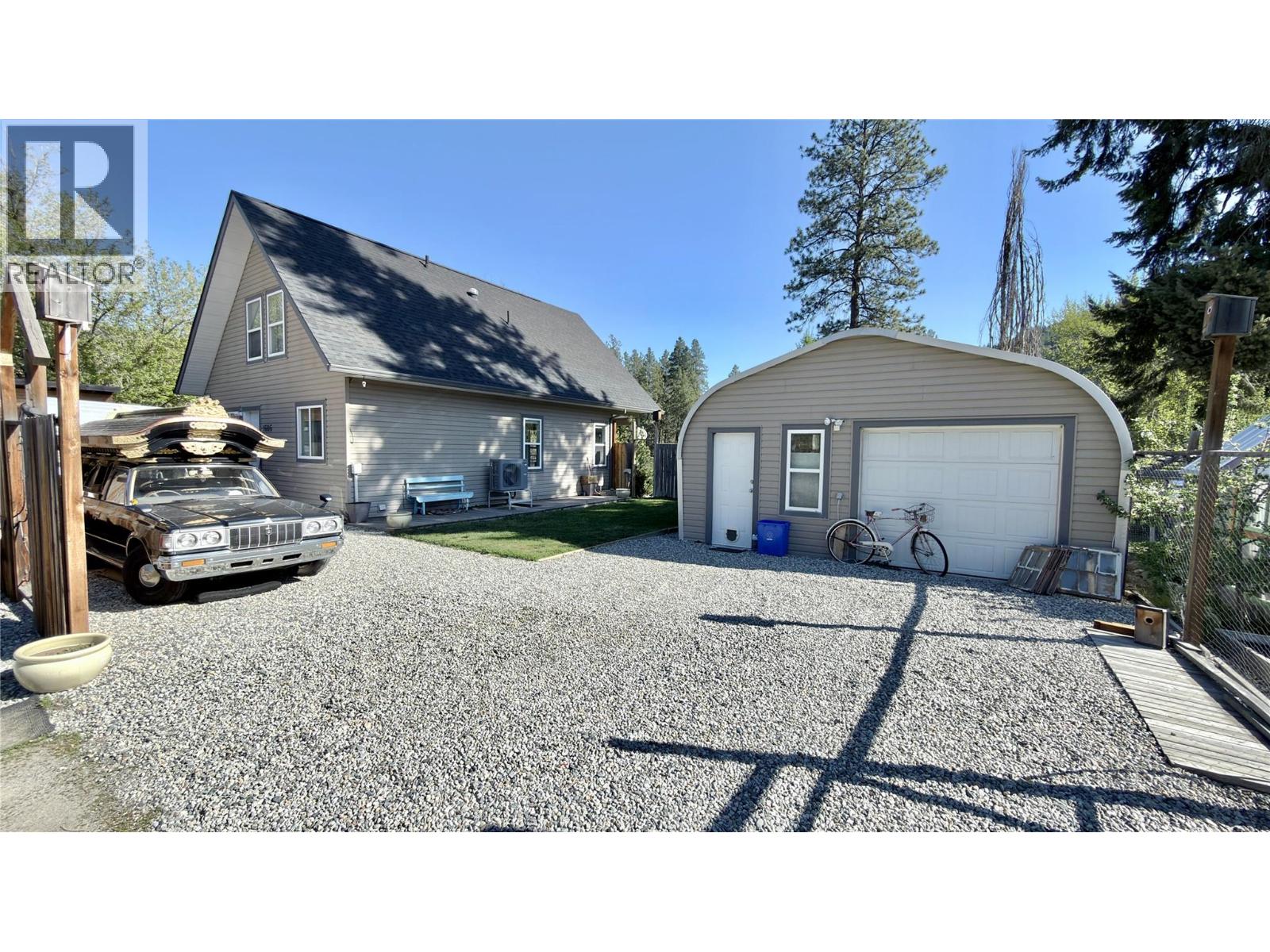 1606 33 Highway, Rock Creek, British Columbia  V0H 1Y0 - Photo 1 - 10385871