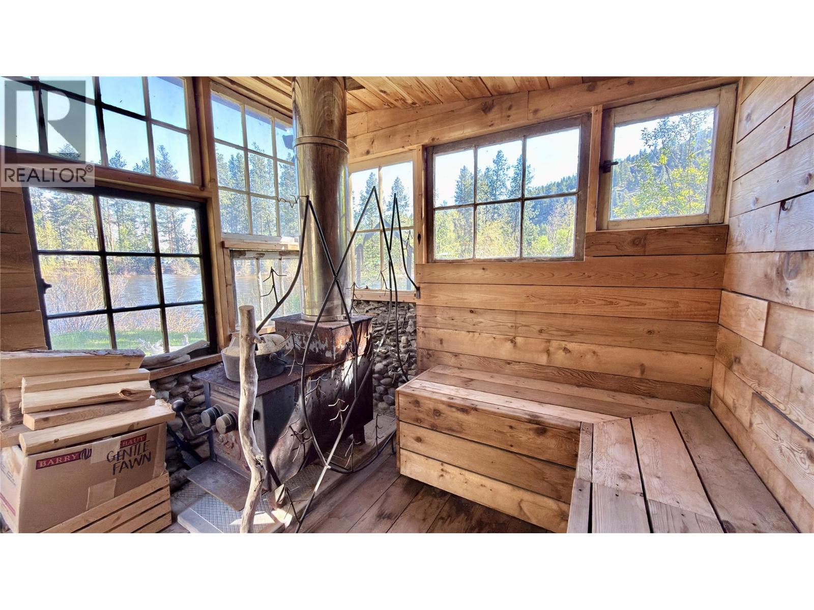 1606 33 Highway, Rock Creek, British Columbia  V0H 1Y0 - Photo 27 - 10385871