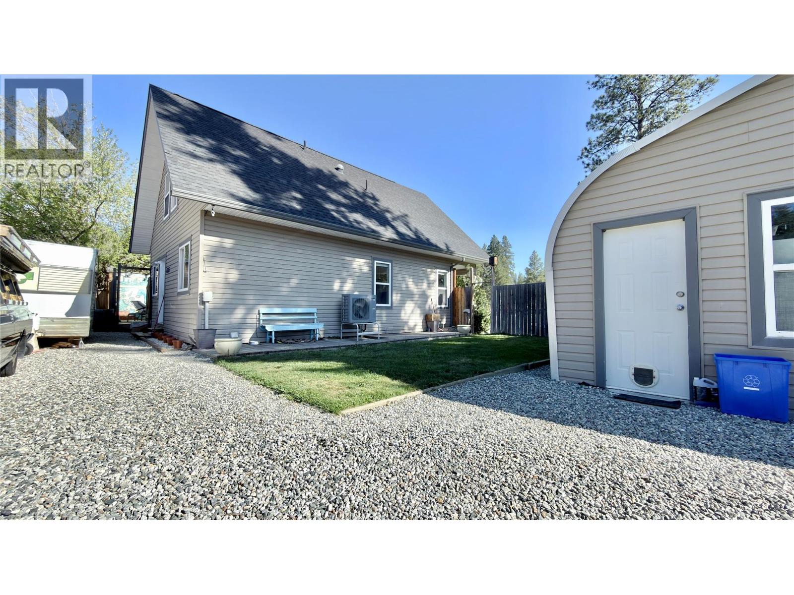 1606 33 Highway, Rock Creek, British Columbia  V0H 1Y0 - Photo 3 - 10385871