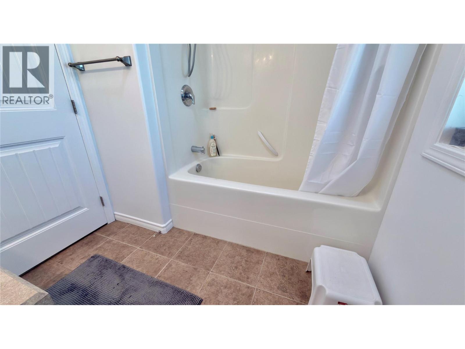 1606 33 Highway, Rock Creek, British Columbia  V0H 1Y0 - Photo 52 - 10385871
