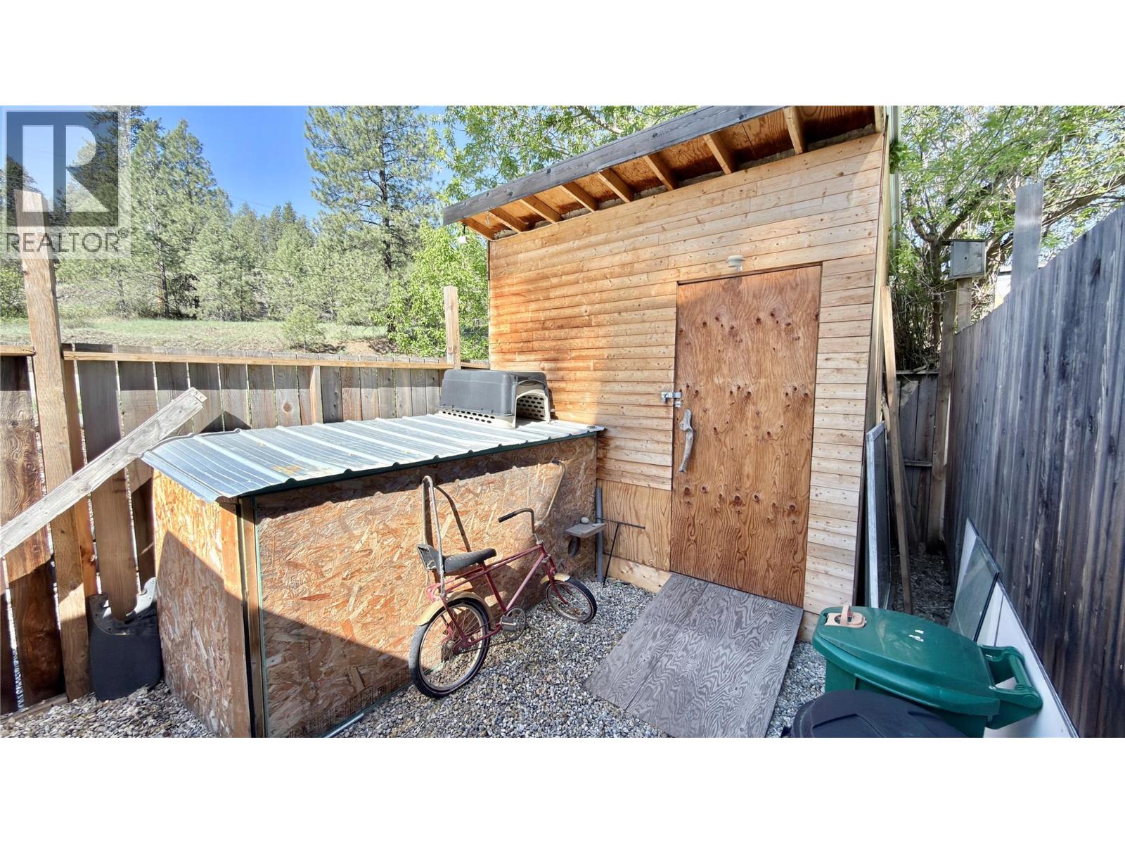 1606 33 Highway, Rock Creek, British Columbia  V0H 1Y0 - Photo 6 - 10385871