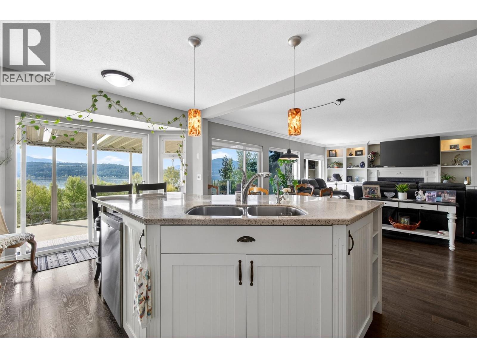 3714 Bastionview Road, Tappen, British Columbia  V0E 2X1 - Photo 18 - 10386068