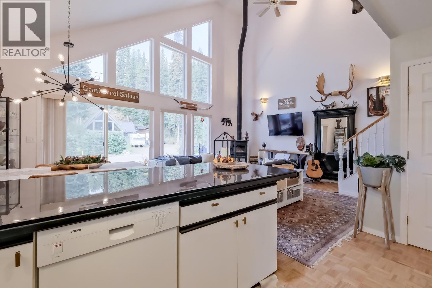 137 Whitetail Road Unit# 1, Apex Mountain, British Columbia  V0X 1K0 - Photo 8 - 10386347