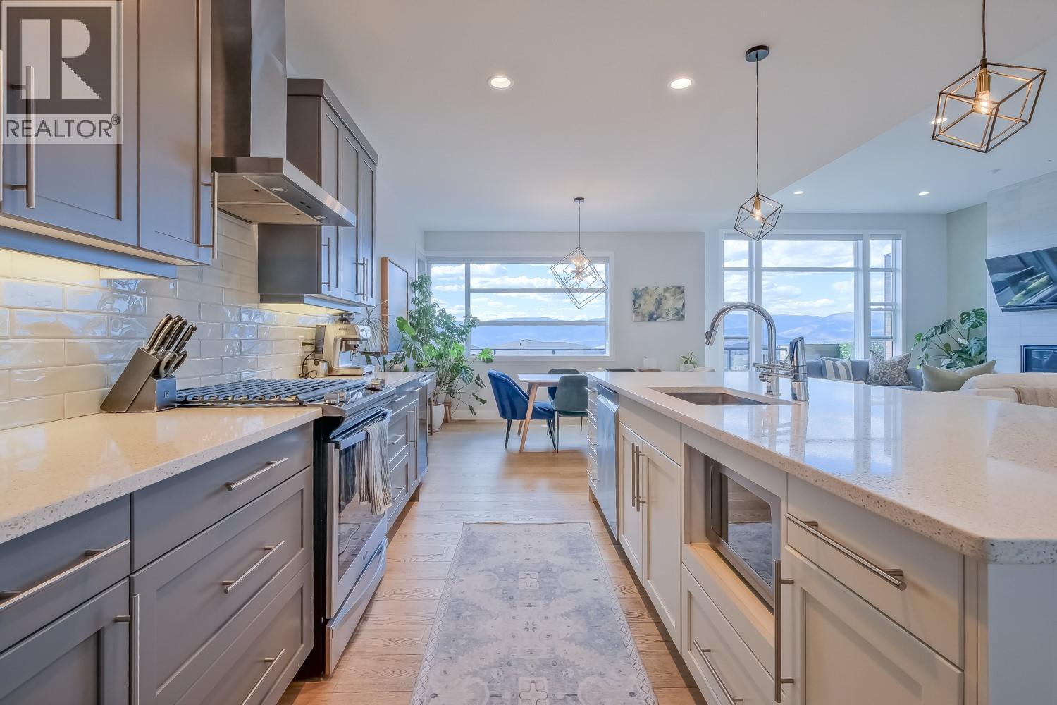 5643 Jasper Way, Kelowna, British Columbia  V1W 5L7 - Photo 4 - 10385626