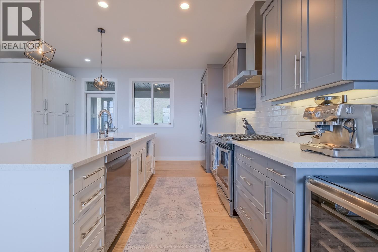 5643 Jasper Way, Kelowna, British Columbia  V1W 5L7 - Photo 5 - 10385626