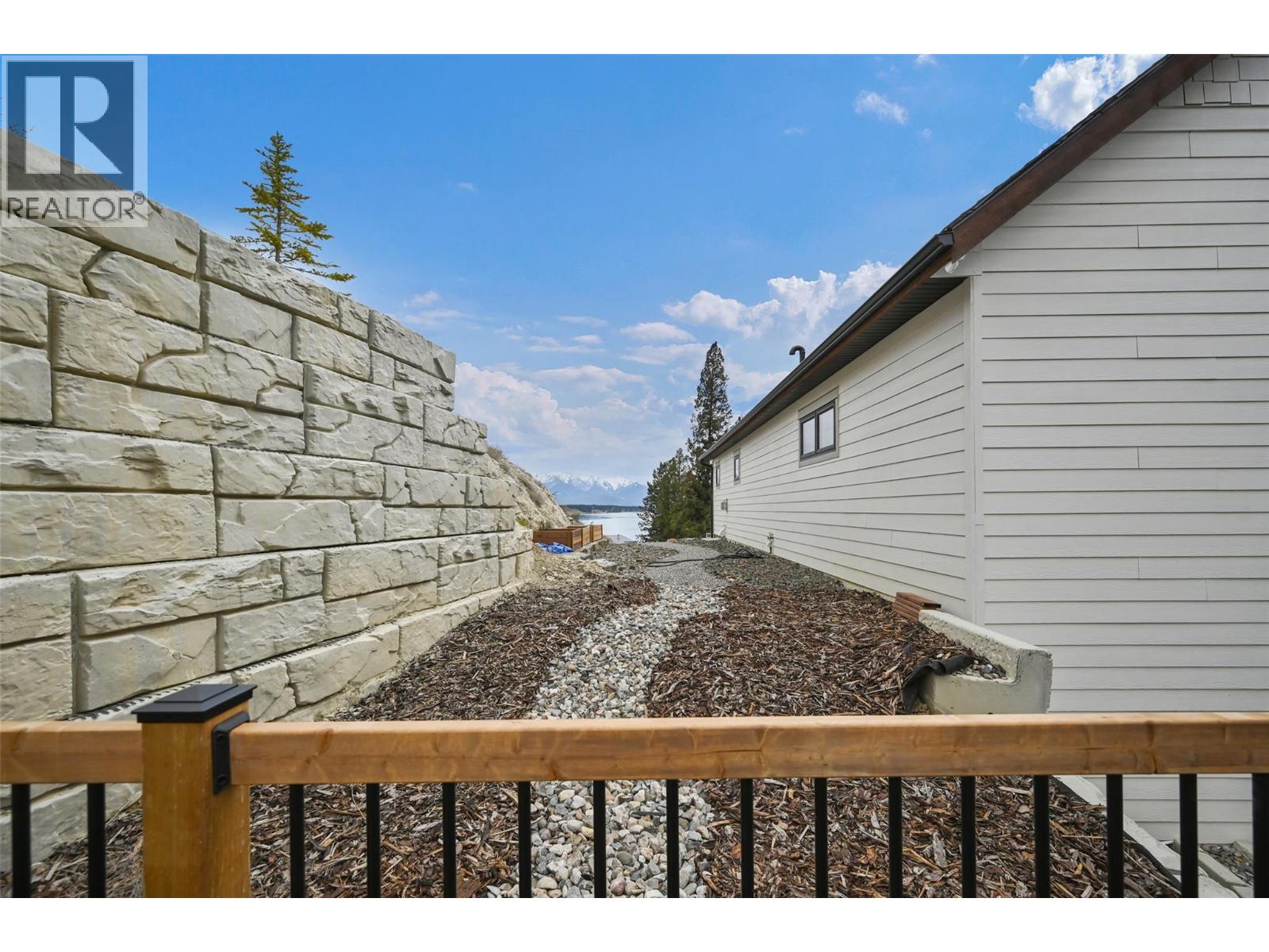 726 Taynton Drive, Invermere, British Columbia  V0A 1K6 - Photo 6 - 10386326