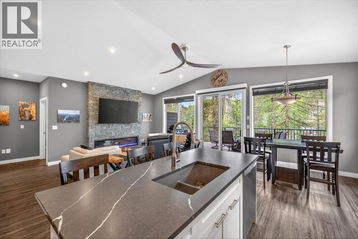 2703 Huckleberry Lane, Kimberley, British Columbia  V1A 3E4 - Photo 10 - 10386321
