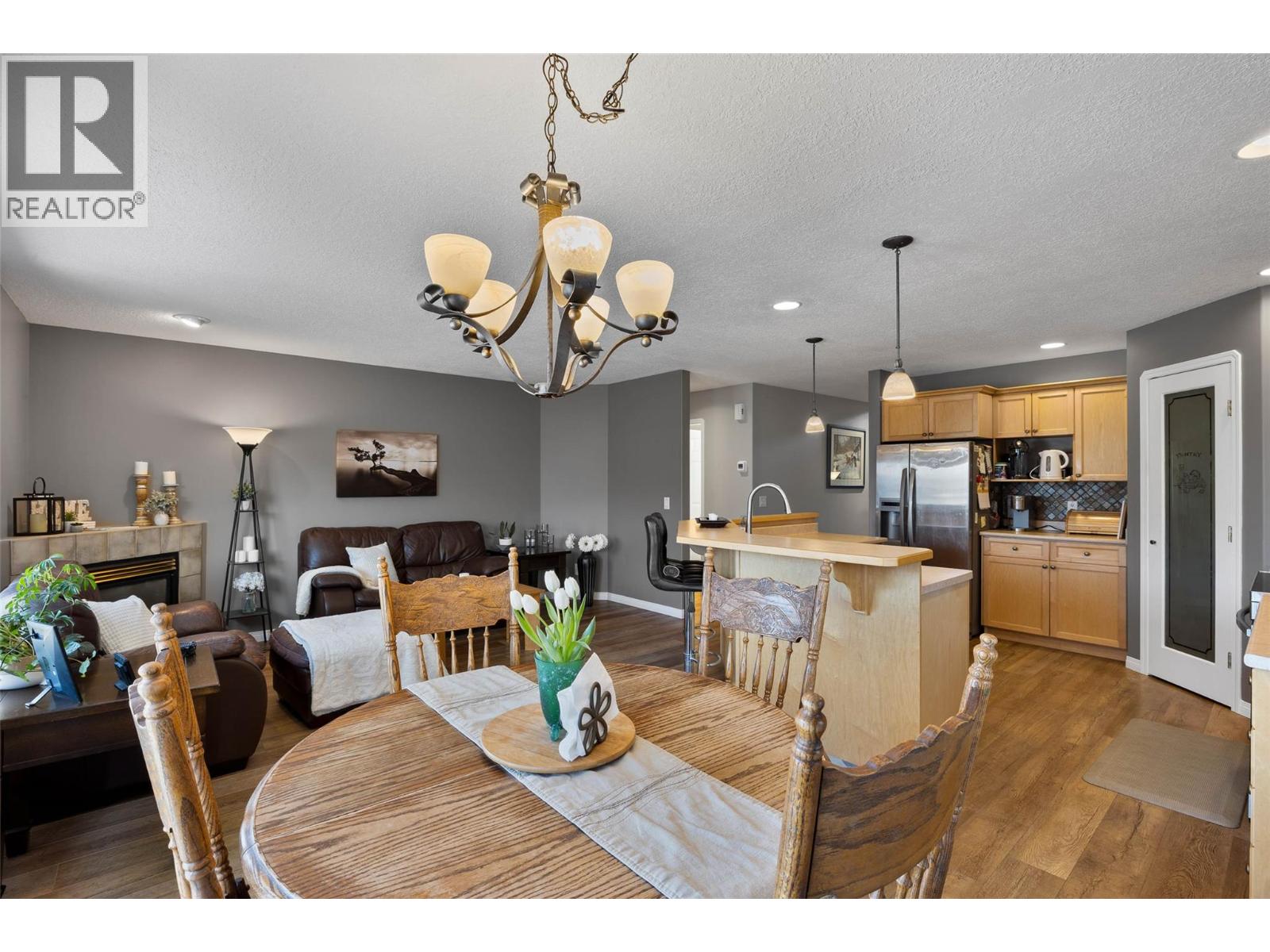 2452 Abbeyglen Way, Kamloops, British Columbia  V1S 1A5 - Photo 12 - 10386362