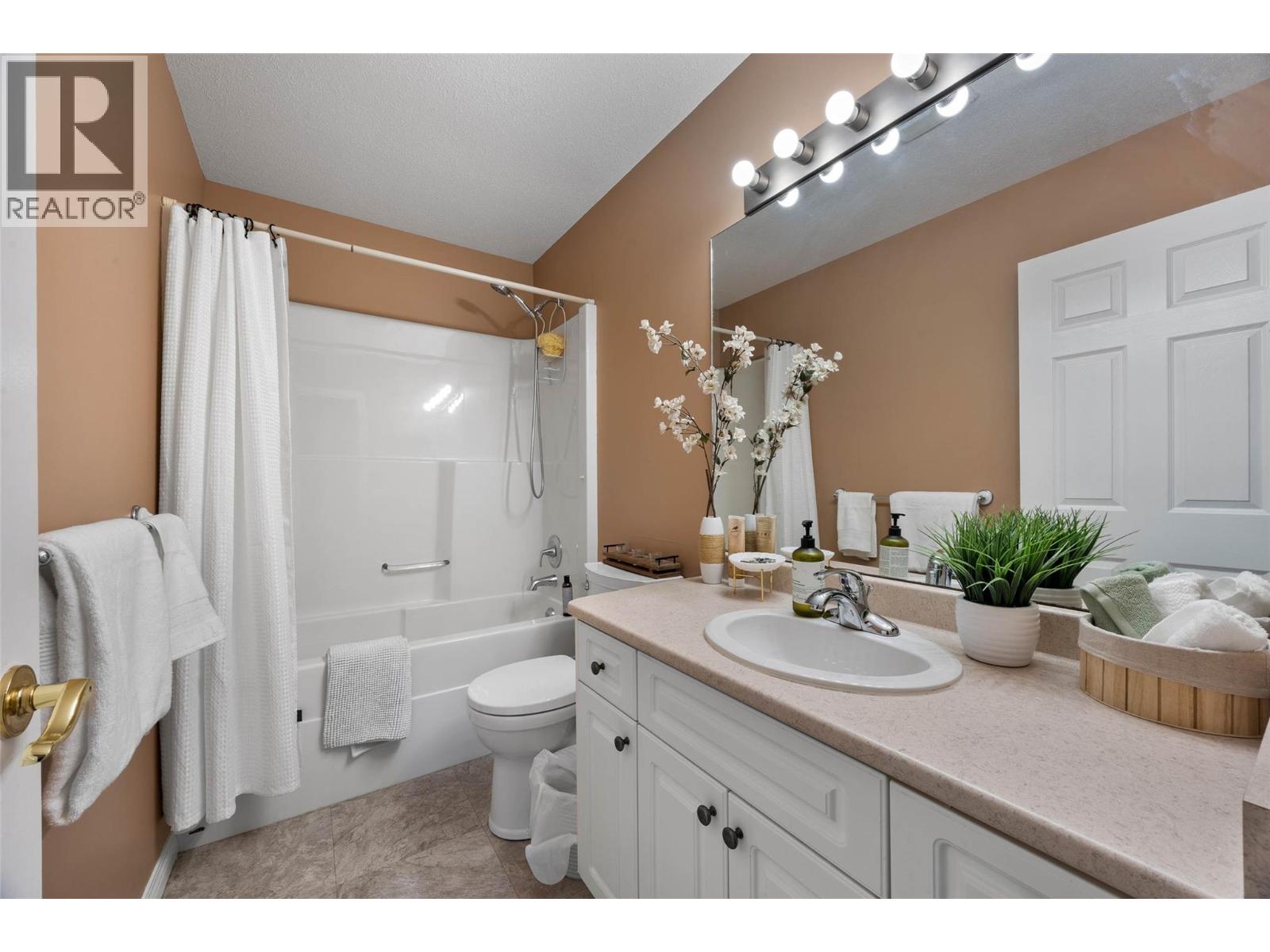 2452 Abbeyglen Way, Kamloops, British Columbia  V1S 1A5 - Photo 18 - 10386362