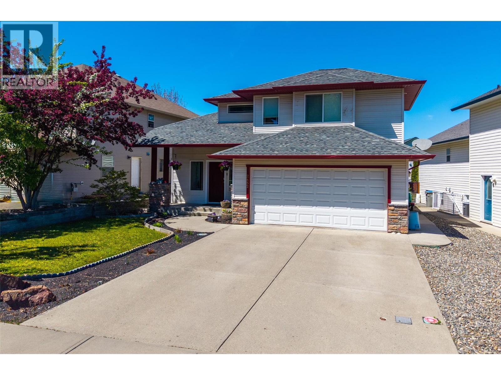 2452 Abbeyglen Way, Kamloops, British Columbia  V1S 1A5 - Photo 2 - 10386362