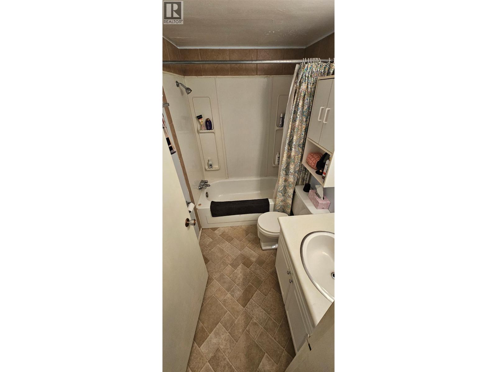 100 Red Cedar Drive Unit# E44, Sparwood, British Columbia  V0B 2G0 - Photo 14 - 10386167
