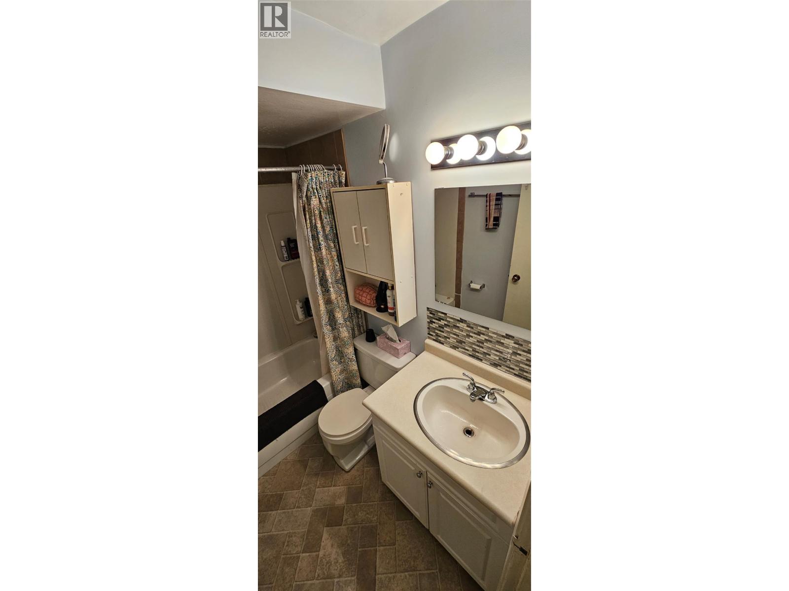 100 Red Cedar Drive Unit# E44, Sparwood, British Columbia  V0B 2G0 - Photo 15 - 10386167