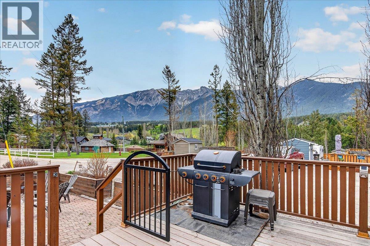 4868 Riverview Drive Lot# 120, Edgewater, British Columbia  V0A 1E0 - Photo 2 - 10385399