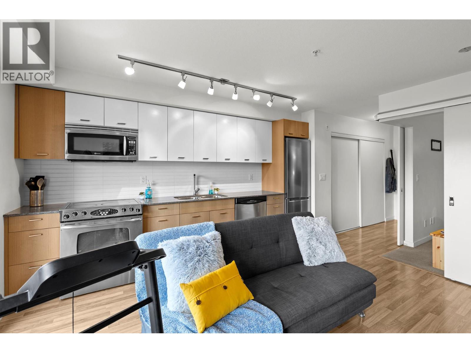 1550 Dickson Avenue Unit# 316, Kelowna, British Columbia  V1Y 4B7 - Photo 3 - 10386277
