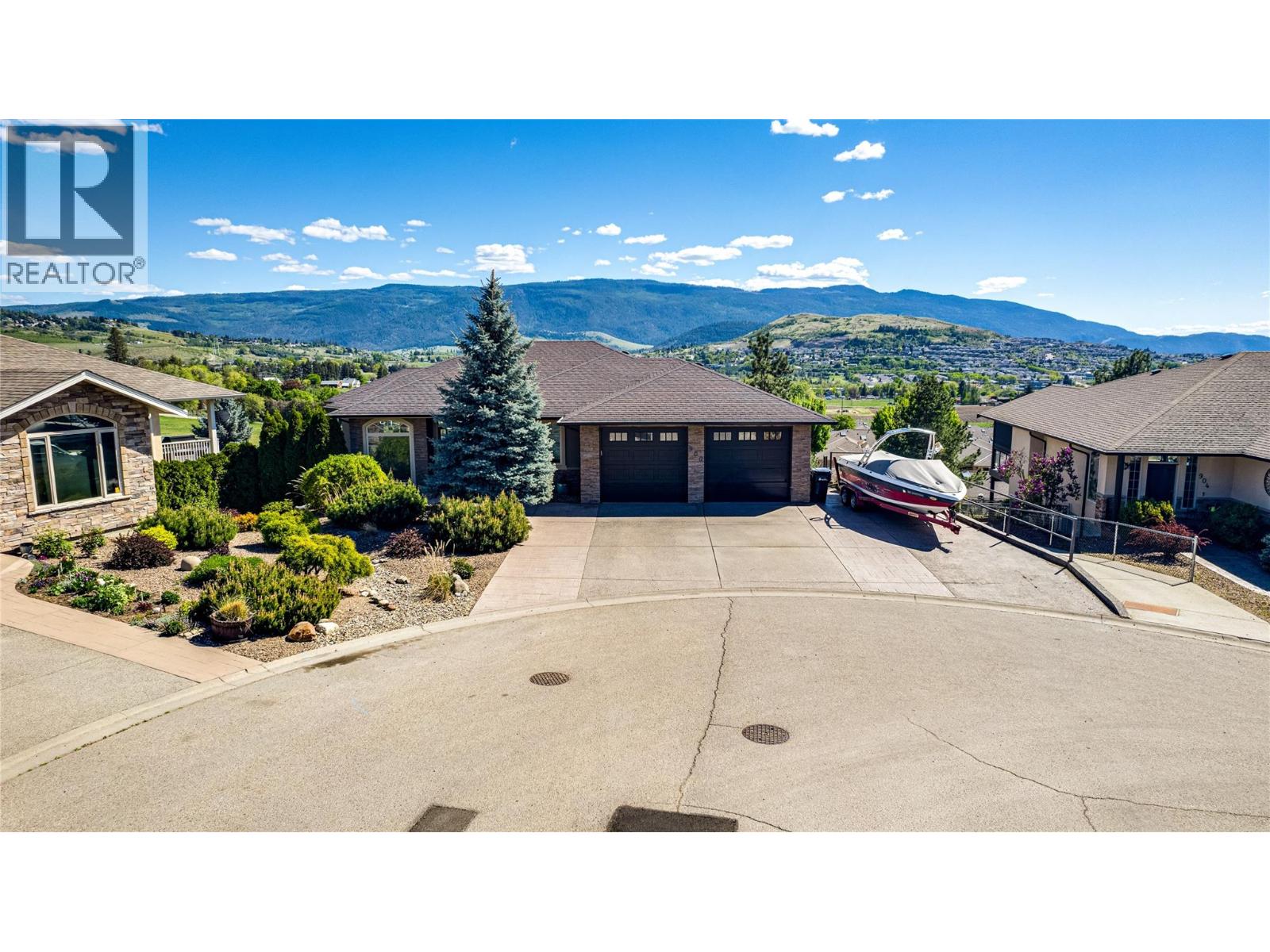 900 33 Avenue, Vernon, British Columbia  V1T 9V7 - Photo 2 - 10385819