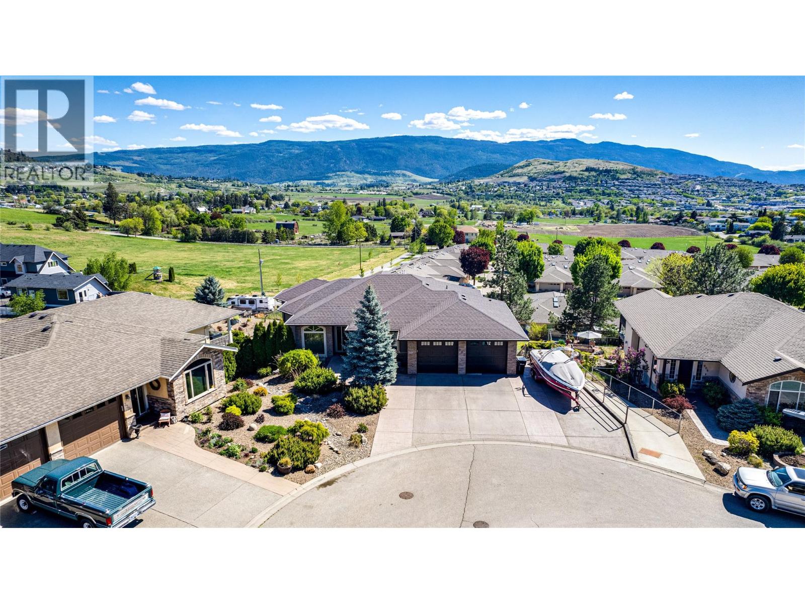900 33 Avenue, Vernon, British Columbia  V1T 9V7 - Photo 3 - 10385819