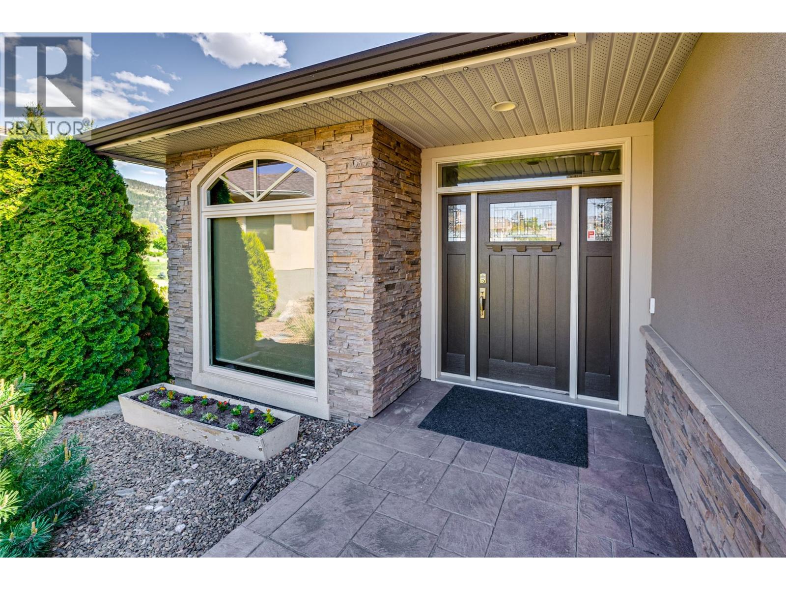 900 33 Avenue, Vernon, British Columbia  V1T 9V7 - Photo 4 - 10385819