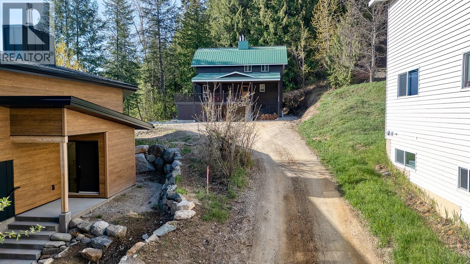 1285 Black Bear Drive, Rossland, British Columbia  V0G 1Y0 - Photo 10 - 10382939