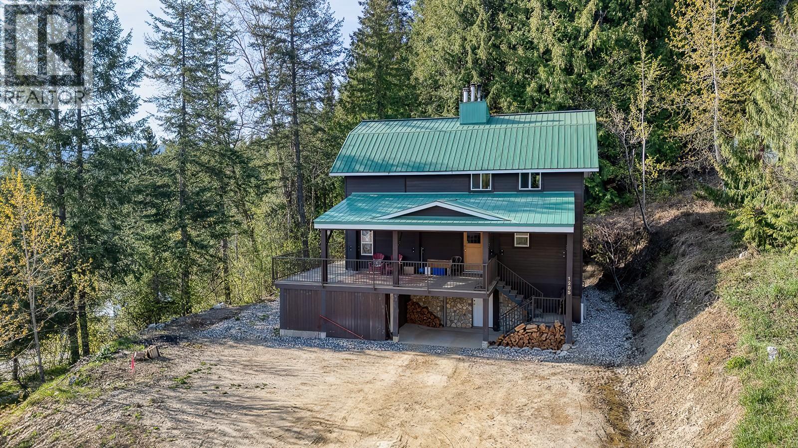 1285 Black Bear Drive, Rossland, British Columbia  V0G 1Y0 - Photo 11 - 10382939