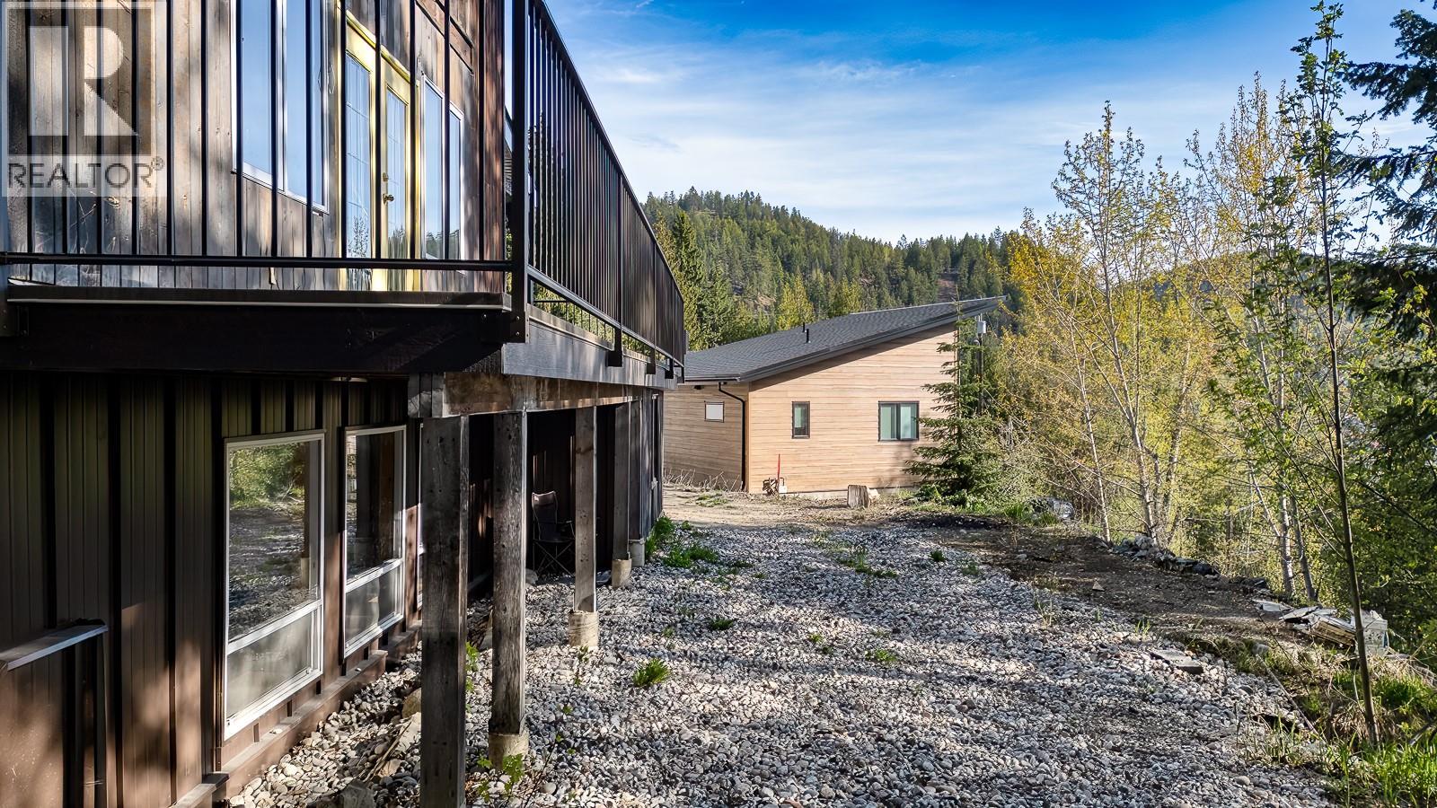 1285 Black Bear Drive, Rossland, British Columbia  V0G 1Y0 - Photo 62 - 10382939