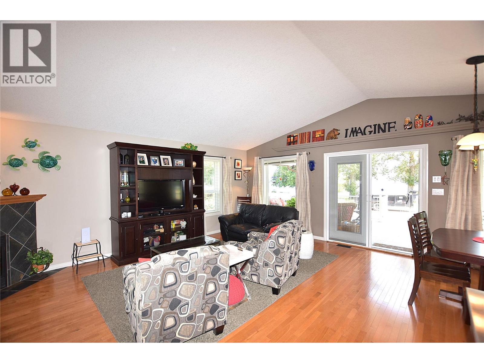 39 Lakeshore Drive, Vernon, British Columbia  V1H 2A1 - Photo 14 - 10386341