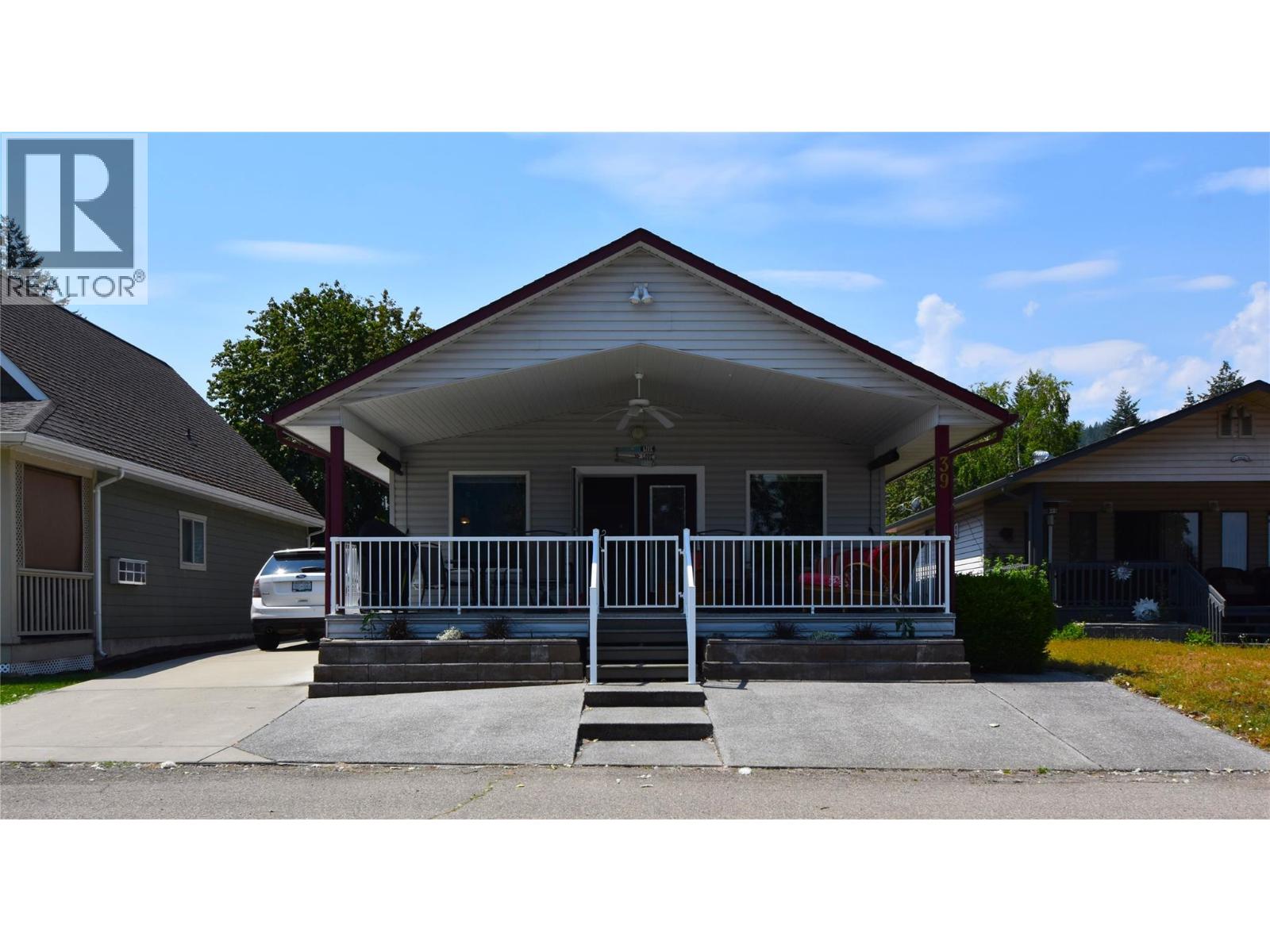 39 Lakeshore Drive, Vernon, British Columbia  V1H 2A1 - Photo 3 - 10386341