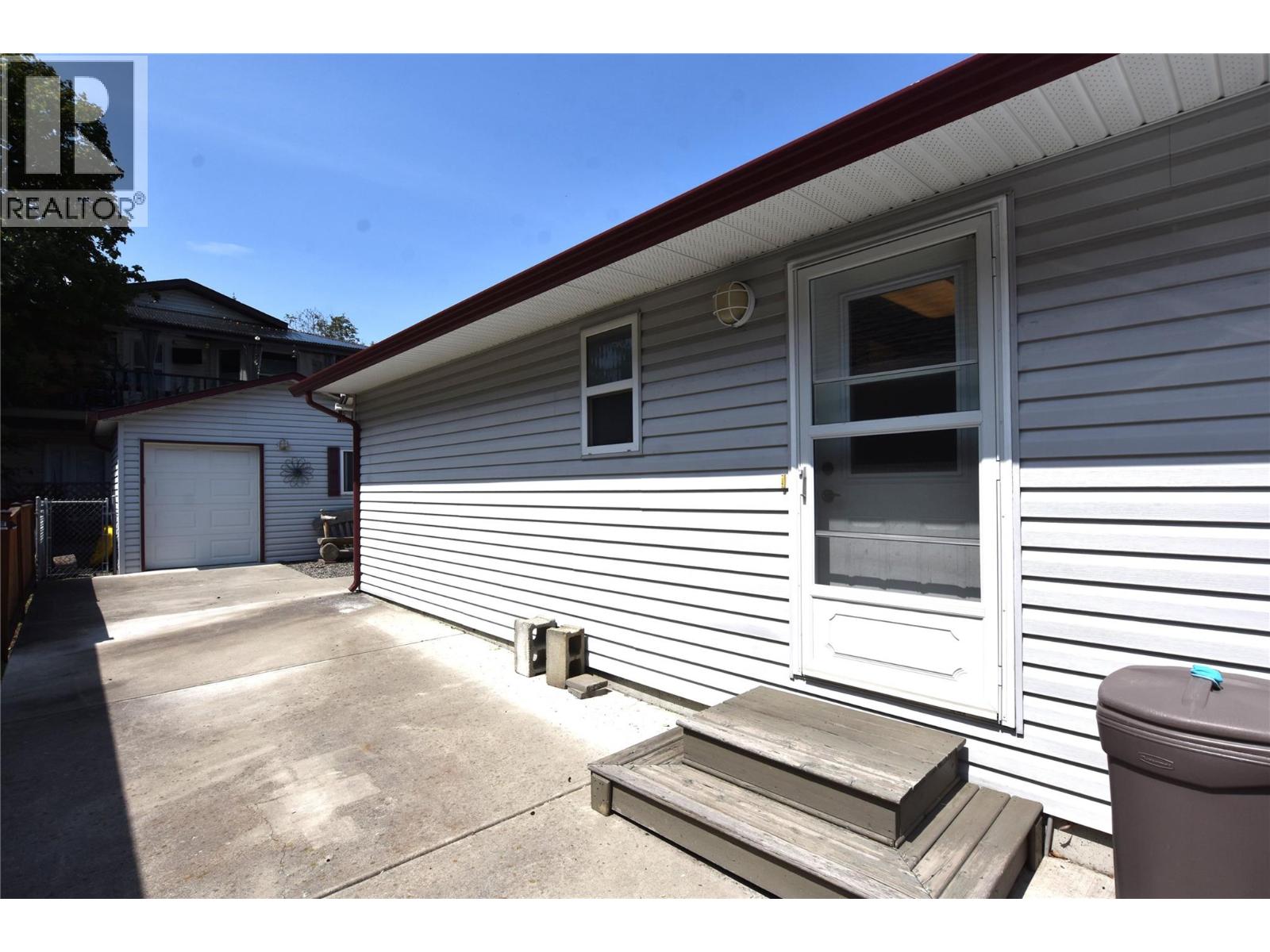 39 Lakeshore Drive, Vernon, British Columbia  V1H 2A1 - Photo 36 - 10386341