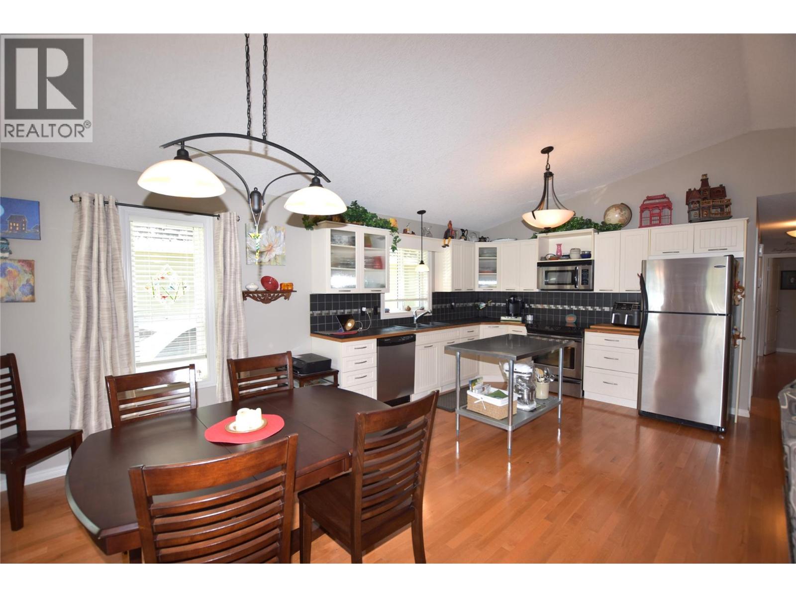39 Lakeshore Drive, Vernon, British Columbia  V1H 2A1 - Photo 6 - 10386341