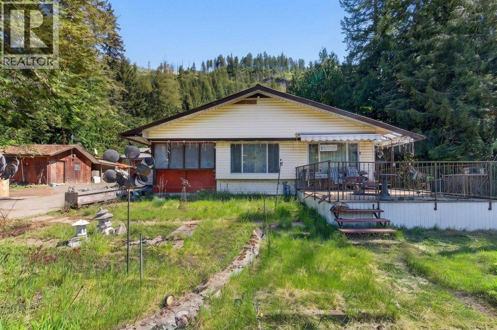 97 Salmon River Road, Salmon Arm, British Columbia  V1E 3E2 - Photo 1 - 10386213
