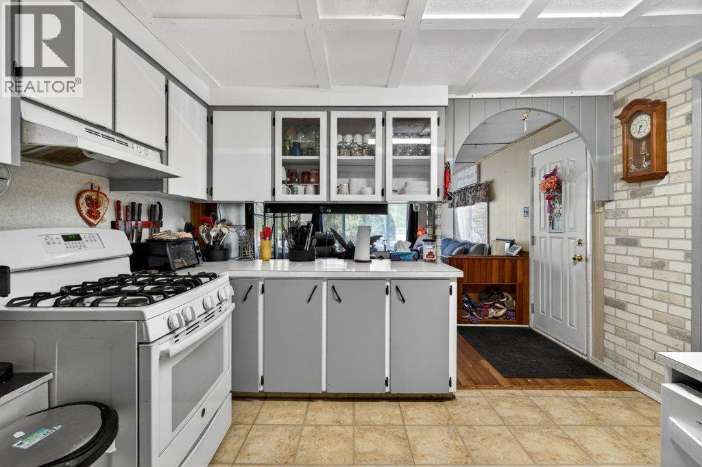 97 Salmon River Road, Salmon Arm, British Columbia  V1E 3E2 - Photo 11 - 10386213