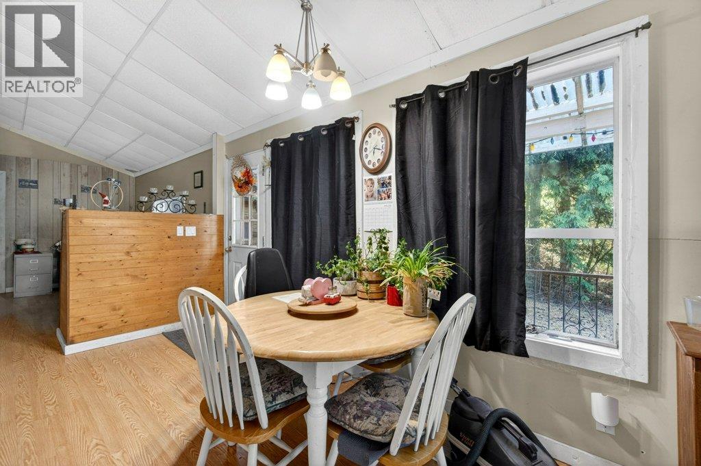 97 Salmon River Road, Salmon Arm, British Columbia  V1E 3E2 - Photo 13 - 10386213